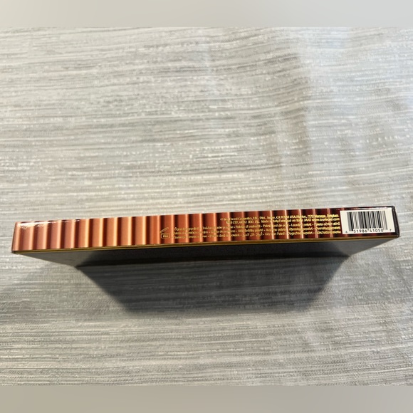 NIB Too Faced Born This Way “The Natural Nudes” Palette - Picture 5 of 6